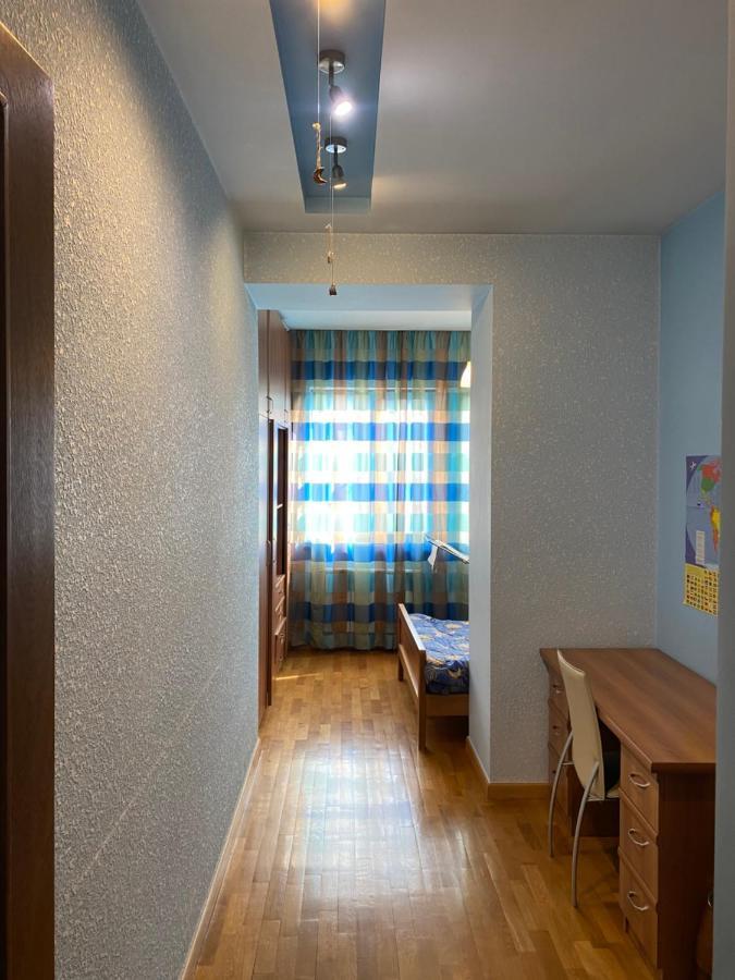 City Center Cute Flat 3 Rooms Erevan Esterno foto